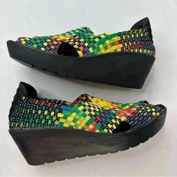 Steven By Steve Madden Braavo
Multicolor Elastic Peep Toe Wedges Size 9 - Picture 6 of 13